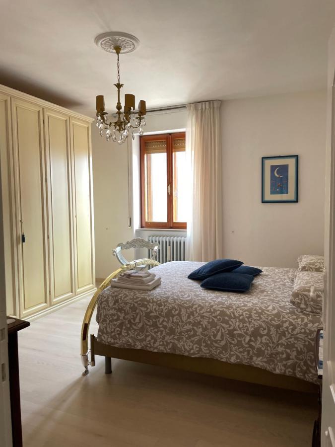 La Signora Dei Fiori Apartamento Gubbio Exterior foto