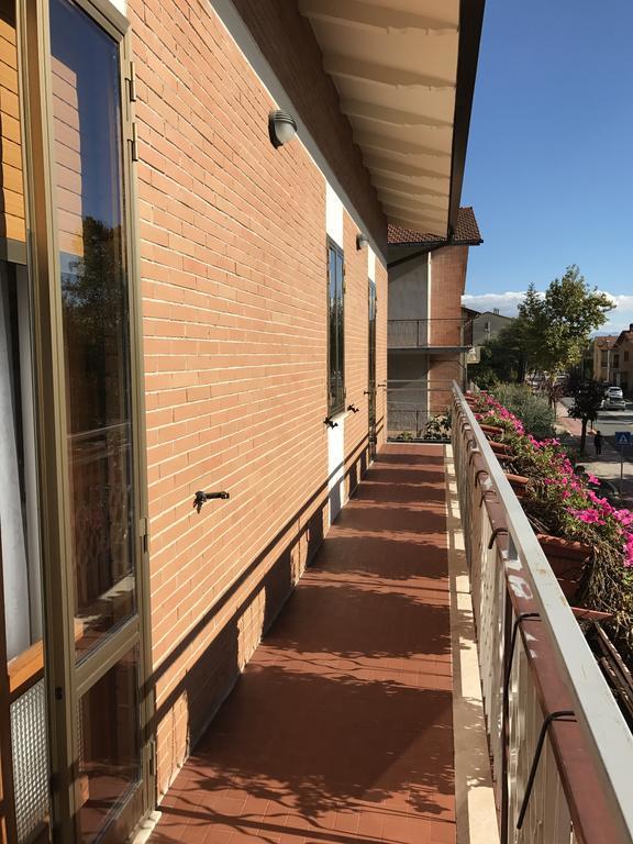 La Signora Dei Fiori Apartamento Gubbio Exterior foto